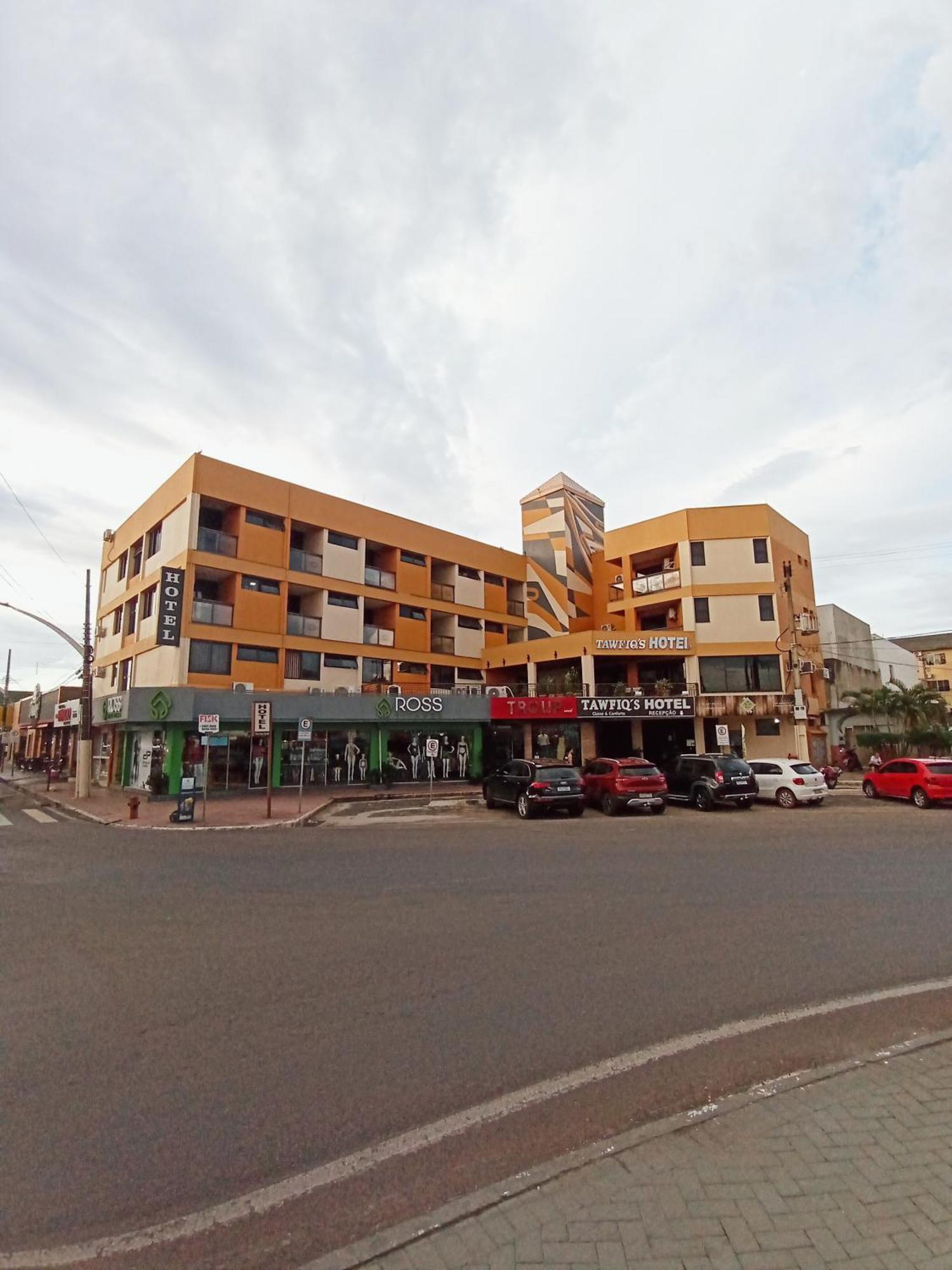 Tawfiqs Hotel Barra do Garças Екстериор снимка
